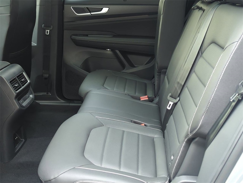 2026 Volkswagen Atlas Cross Sport SEL R-Line photo 14