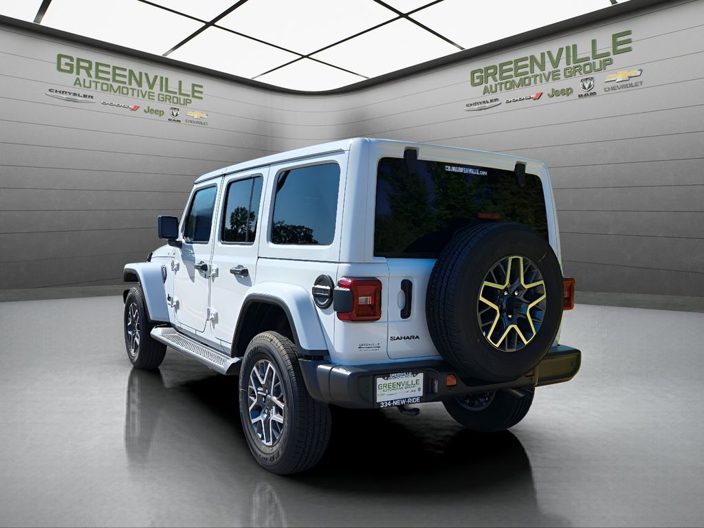 2025 Jeep Wrangler Sahara photo 4