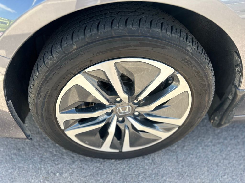 2021 Honda Accord Hybrid EX photo 10