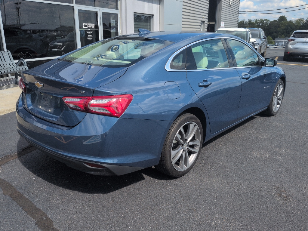 2024 Chevrolet Malibu Premier 2LT photo 3