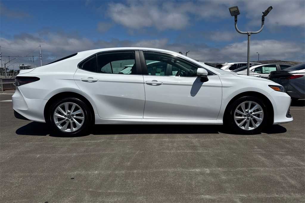 2024 Toyota Camry LE photo 3