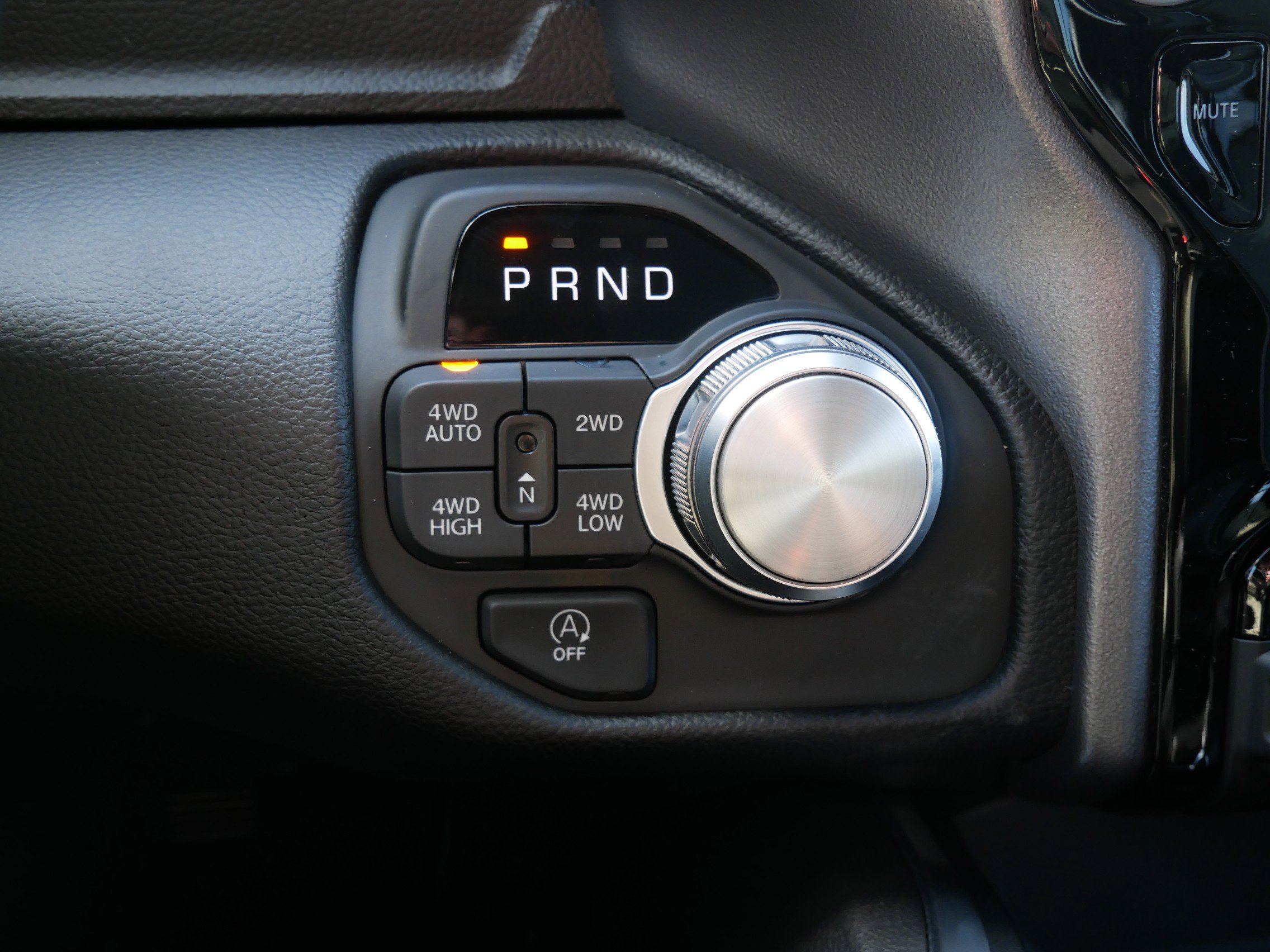 2025 Ram 1500 Laramie photo 13