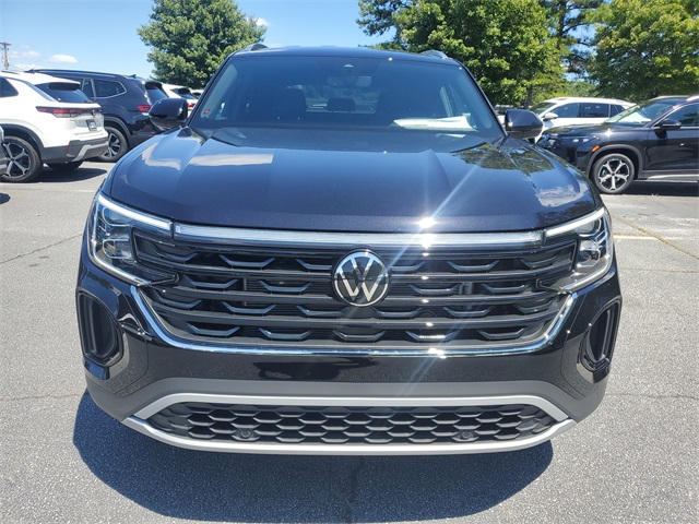 2026 Volkswagen Atlas Cross Sport SE photo 2