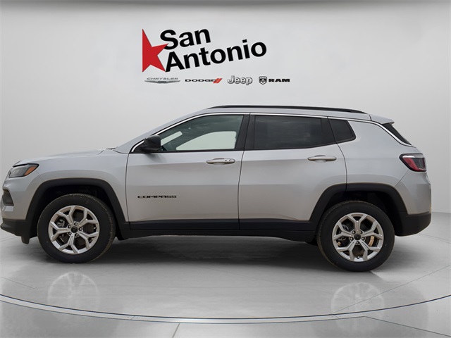 2025 Jeep Compass Latitude photo 4