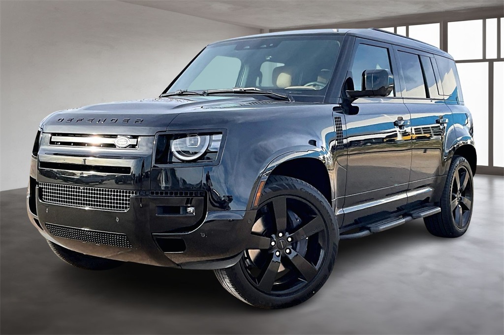 2026 Land Rover Defender X-Dynamic SE's photo