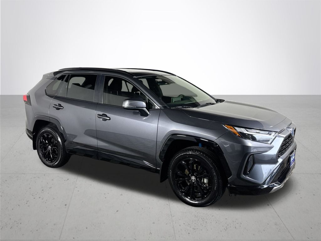 2022 Toyota RAV4 Hybrid SE photo 4