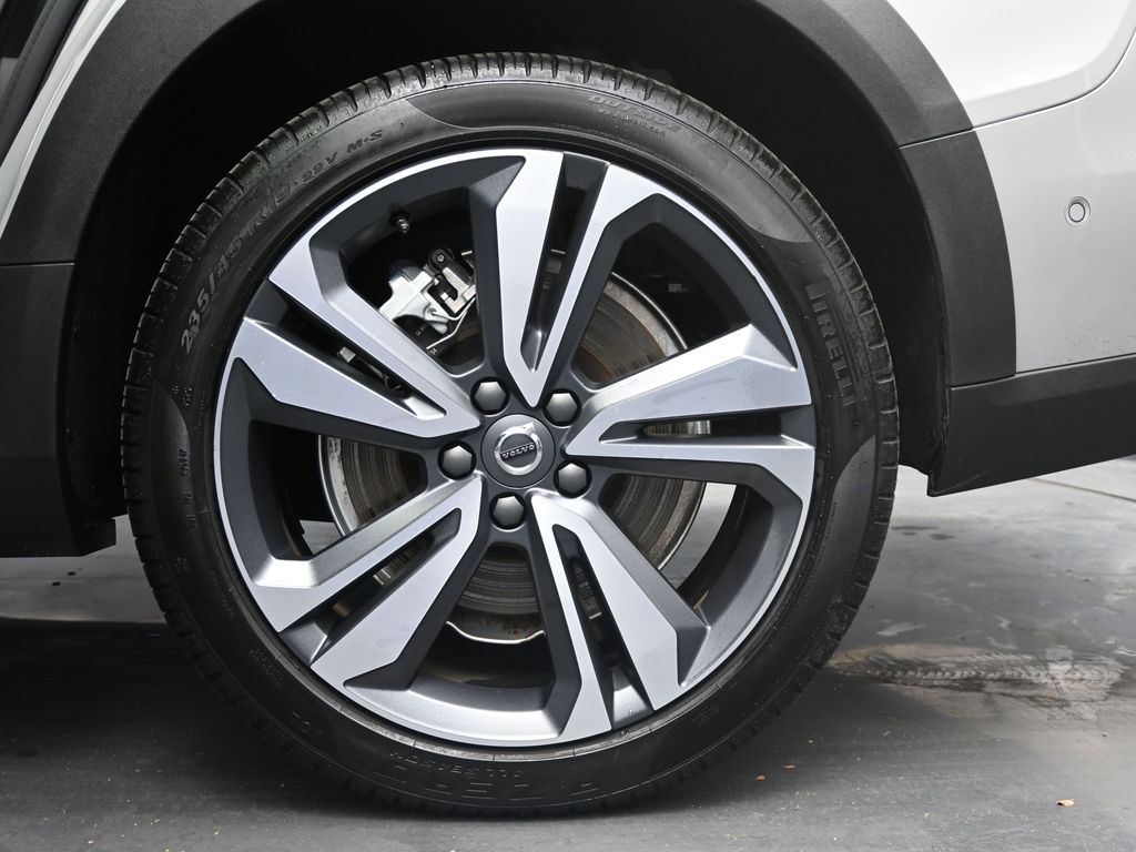 2025 Volvo V60 Cross Country B5 Plus photo 18