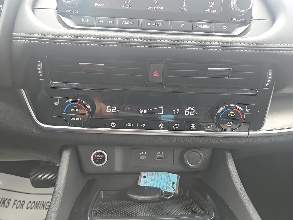 2021 Nissan Rogue SV photo 17