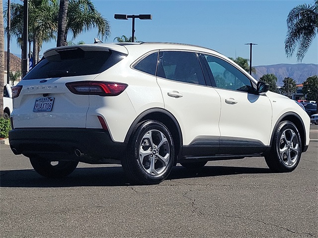 2025 Ford Escape ST-Line photo 8