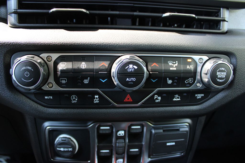 2024 Jeep Gladiator Sport photo 18