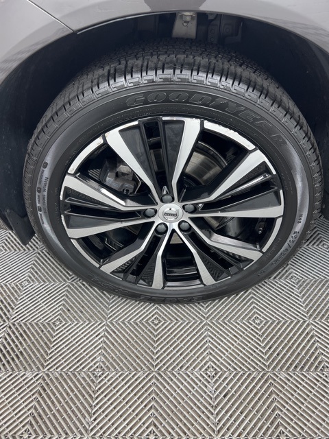 2023 Volvo XC60 B5 Plus photo 7