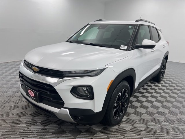 2021 Chevrolet Trailblazer LT photo 2