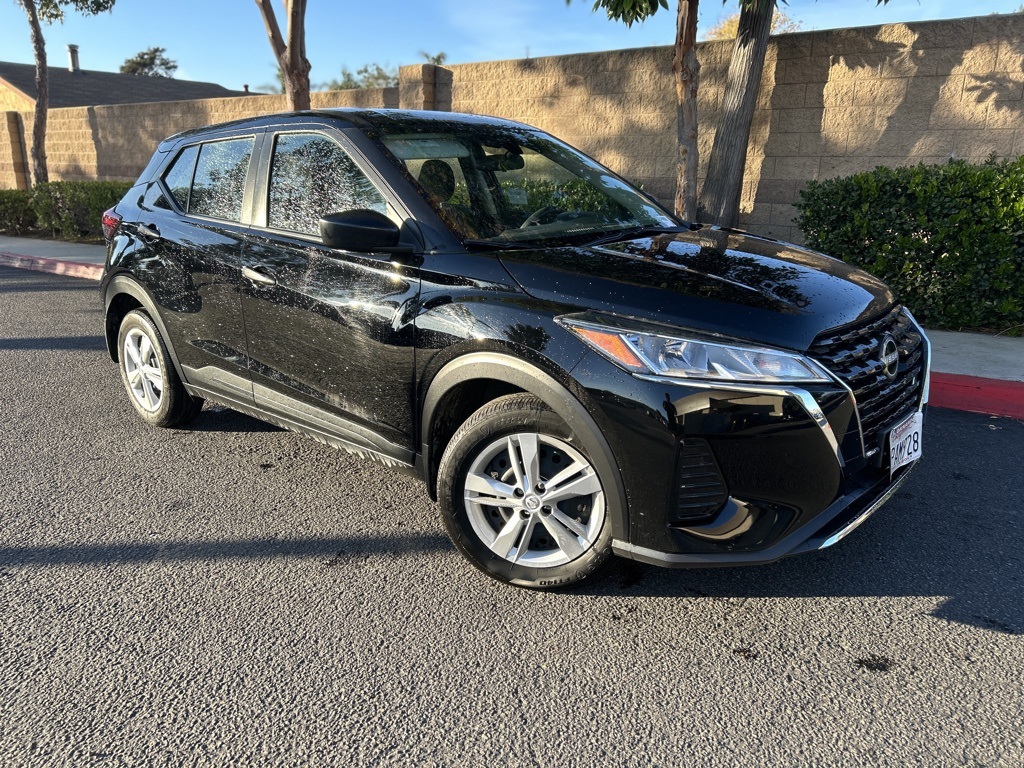 2024 Nissan Kicks S's photo
