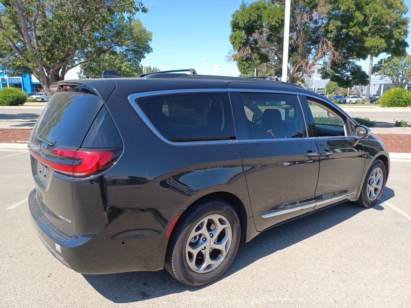 2022 Chrysler Pacifica Limited photo 4