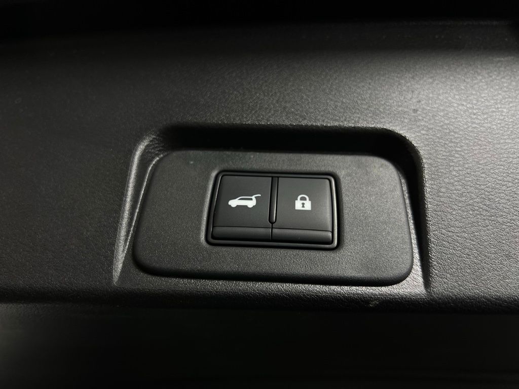 2024 Nissan Rogue SV photo 24