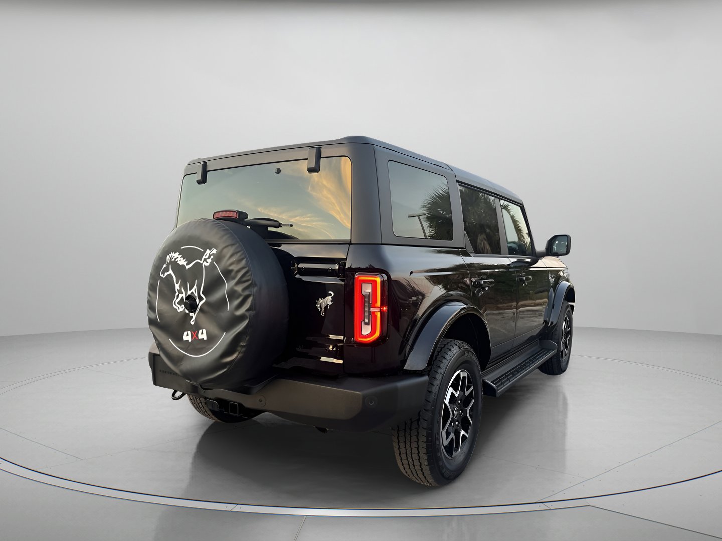 2025 Ford Bronco Outer Banks photo 3