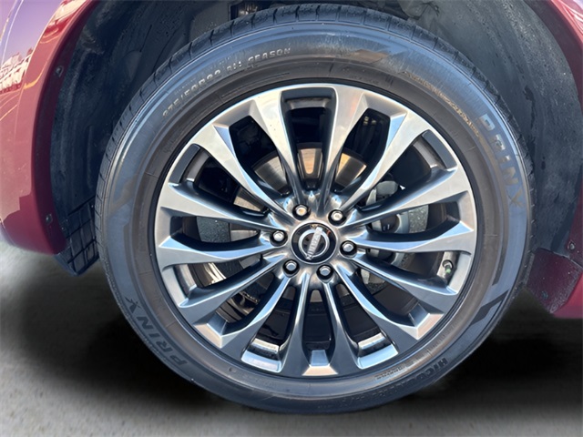2021 Nissan Armada Platinum photo 11