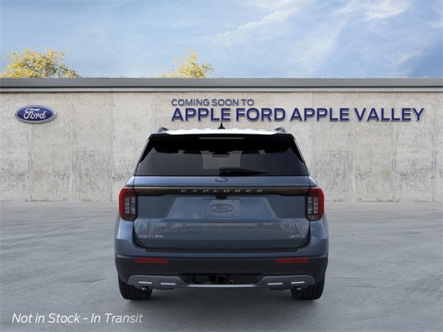 2025 Ford Explorer photo 2