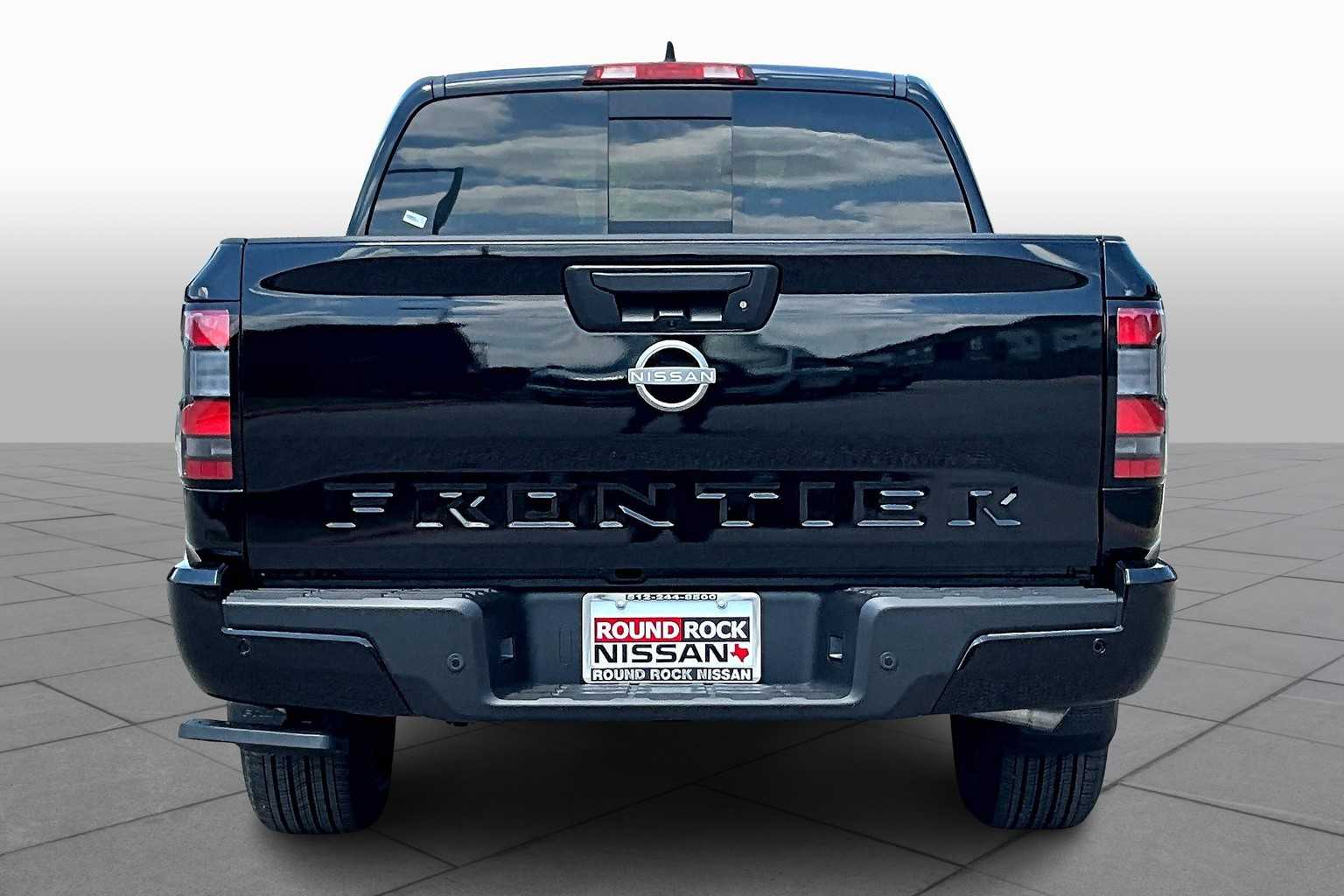 2025 Nissan Frontier SV photo 4