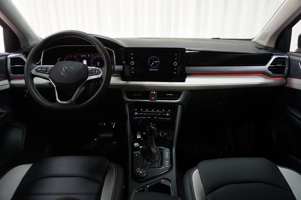 2025 Volkswagen Taos SEL photo 11