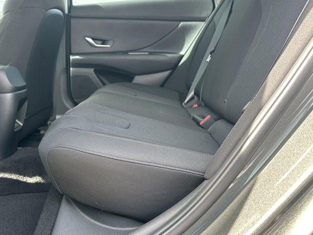 2025 Hyundai Elantra SE photo 17