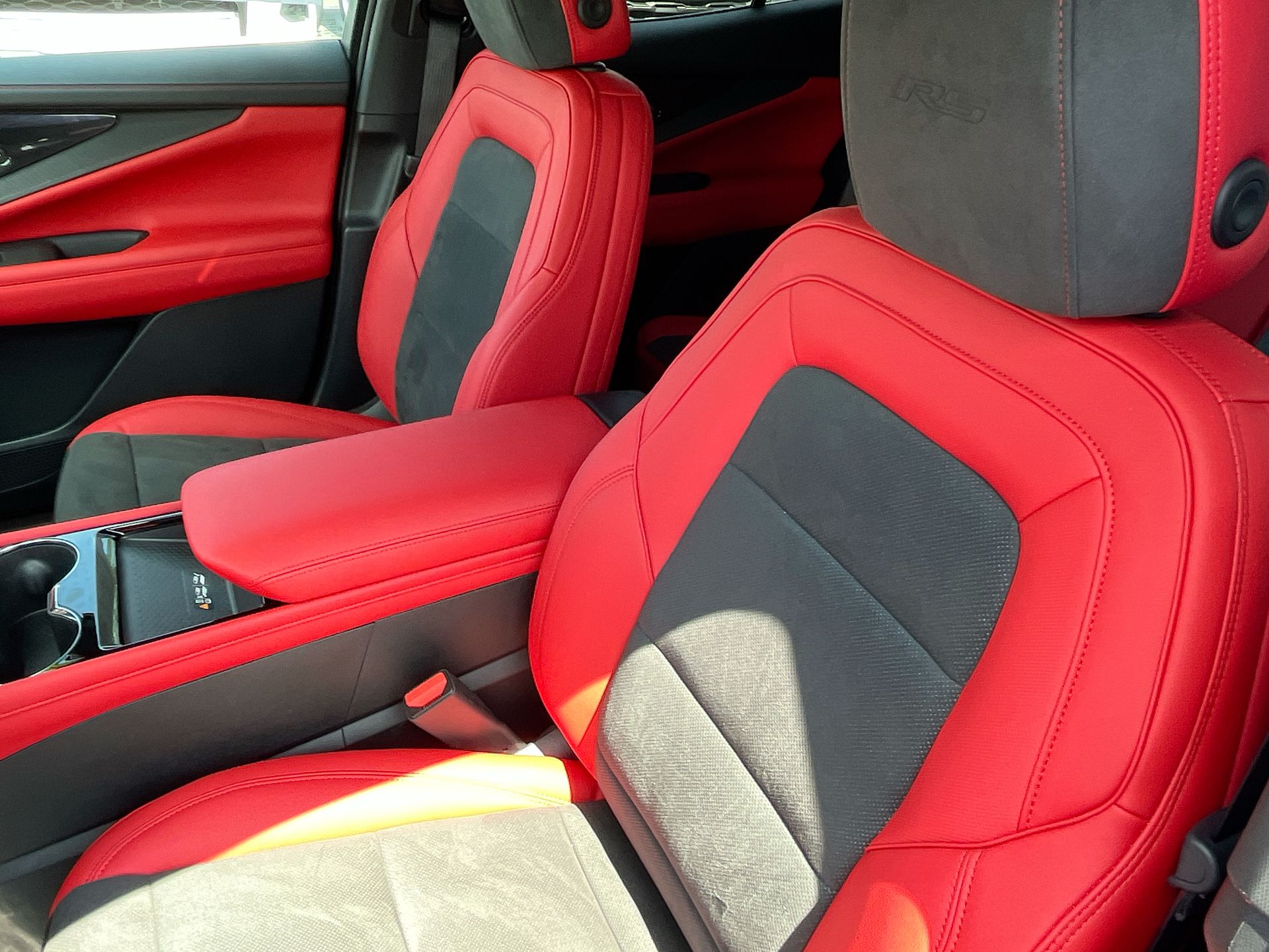 2025 Chevrolet Blazer EV RS photo 17
