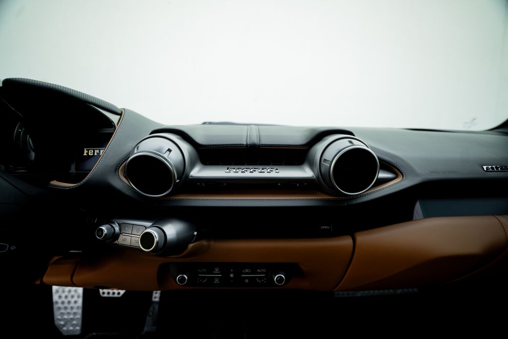 2018 Ferrari 812 Superfast photo 36
