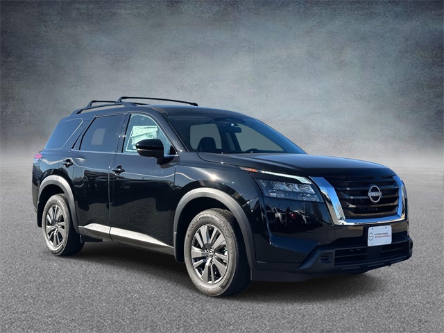 2025 Nissan Pathfinder SV's photo