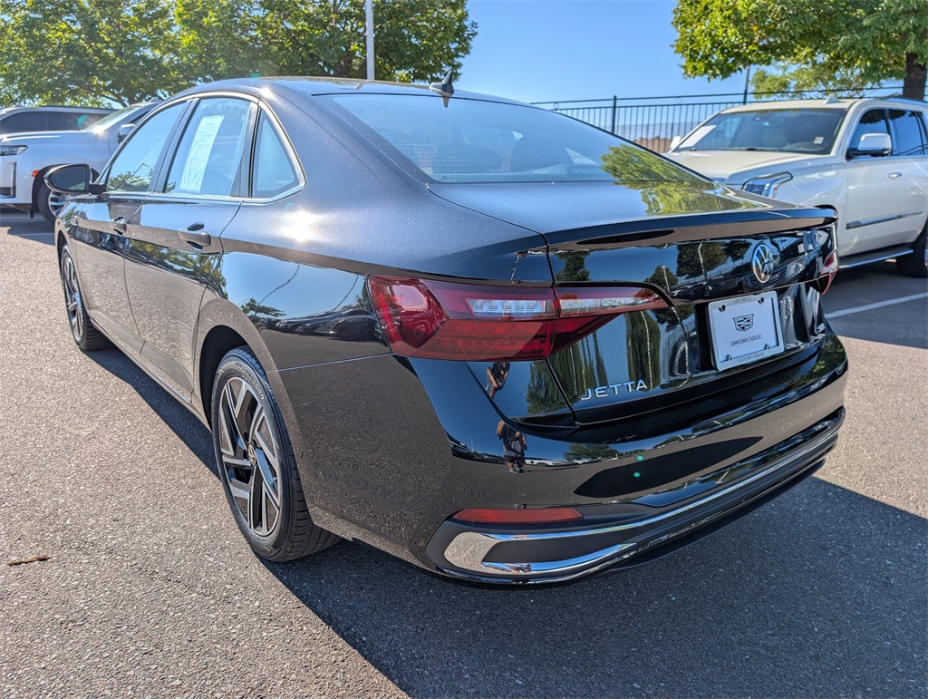 2023 Volkswagen Jetta 1.5T SEL photo 2