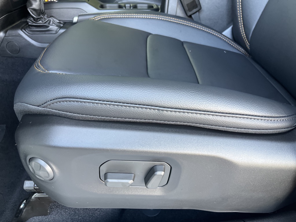 2025 Jeep Gladiator Sport photo 32