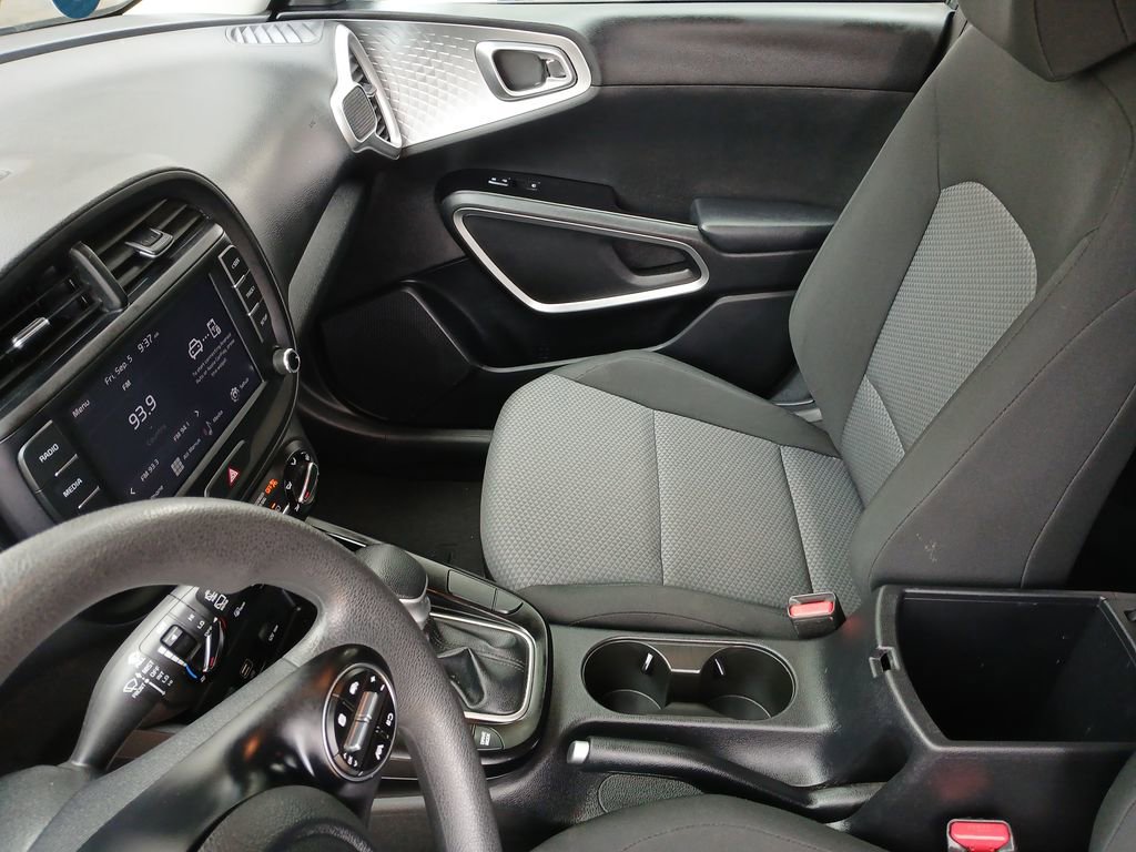 2023 Kia Soul LX photo 19