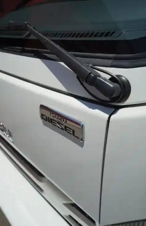 2024 Isuzu NPR photo 3