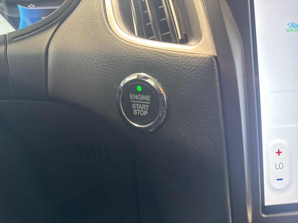 2023 Ford Edge SEL photo 31