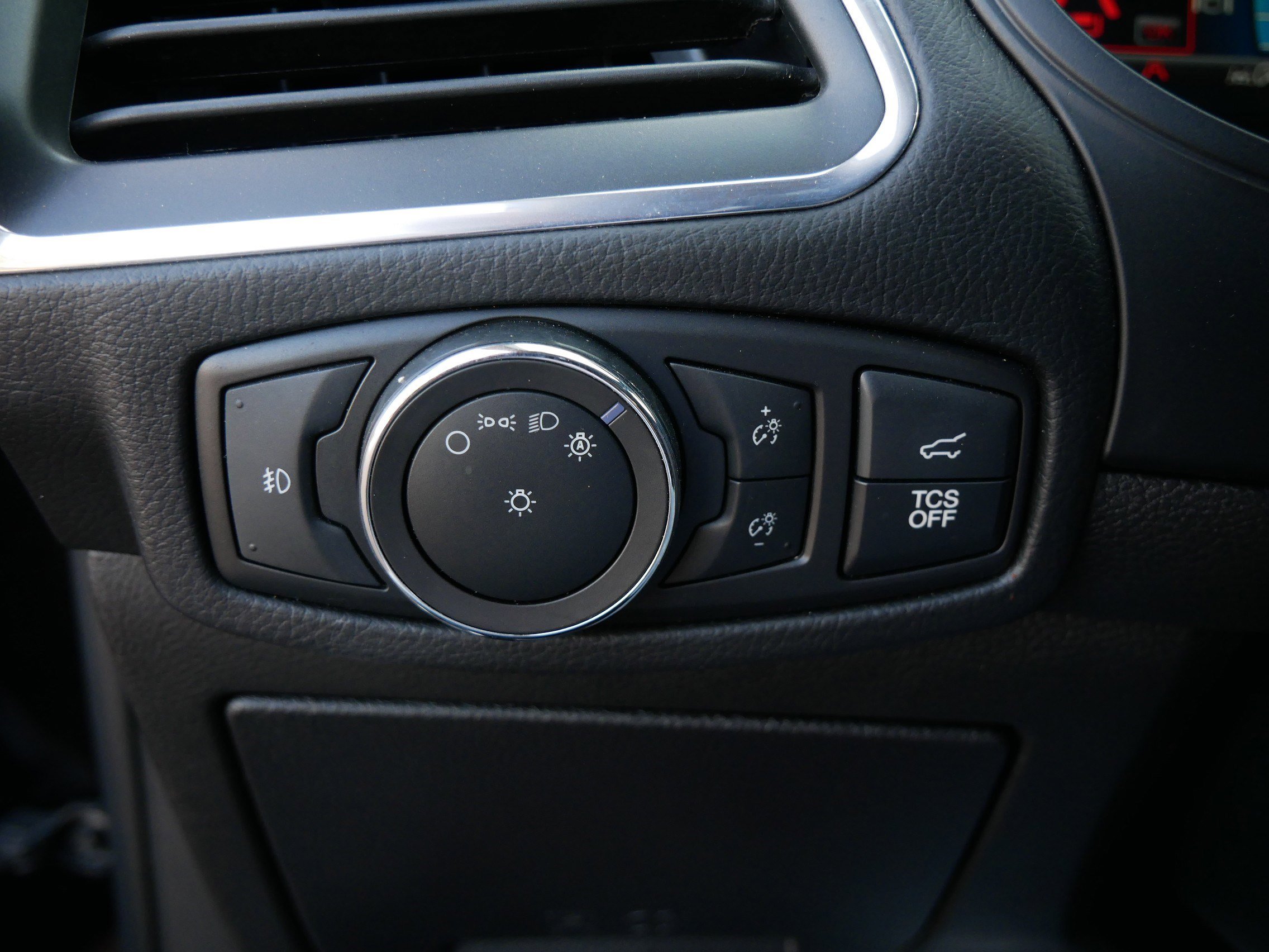2022 Ford Edge Titanium photo 25