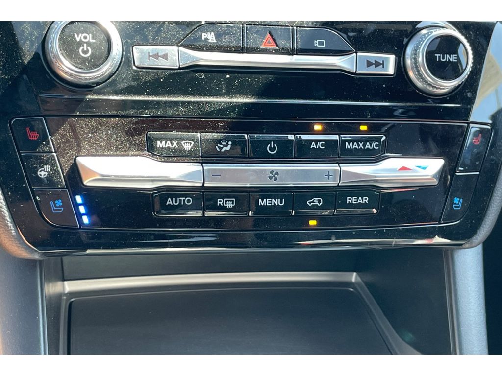 2023 Ford Explorer ST photo 28