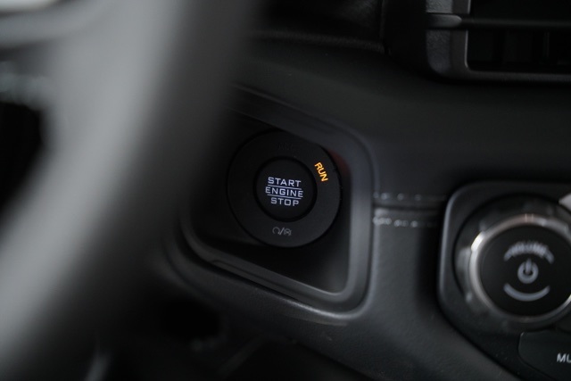 2025 Jeep Gladiator Sport photo 15
