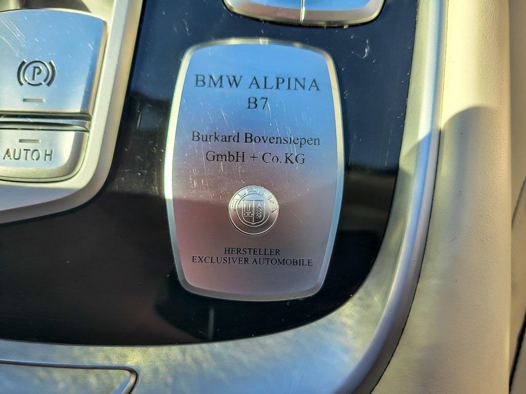 2022 BMW B7 - Image 21