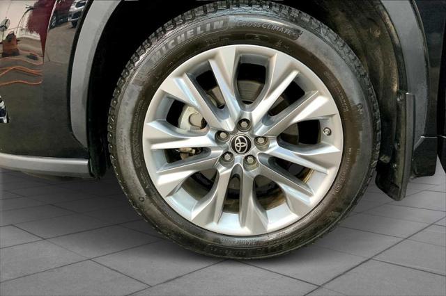2021 Toyota Highlander Limited photo 10