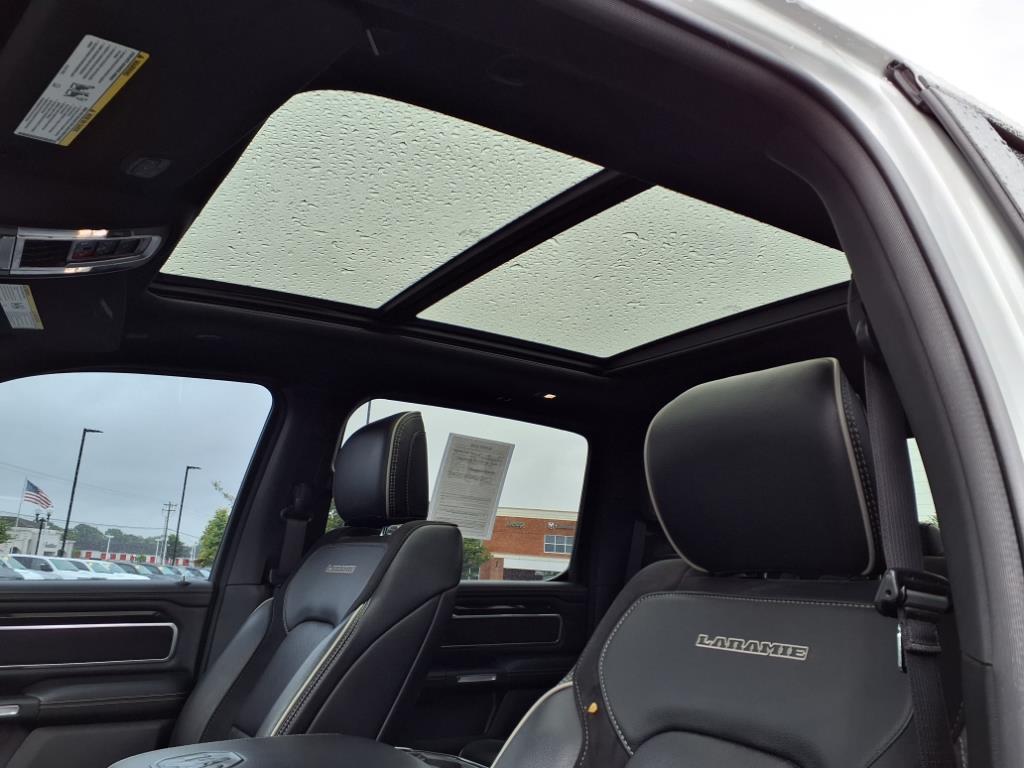 2022 Ram 1500 Laramie photo 3