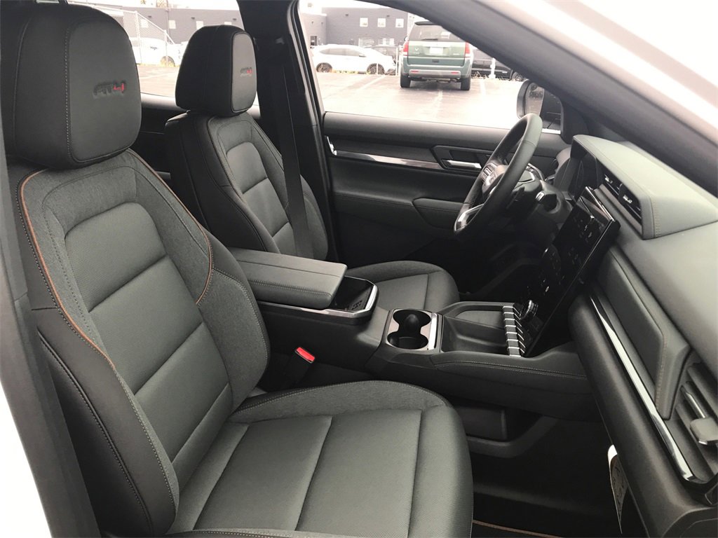 2026 GMC TERRAIN - Image 35