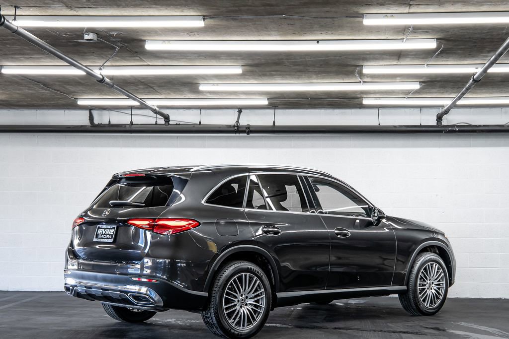 2023 Mercedes Benz GLC 300 photo 4
