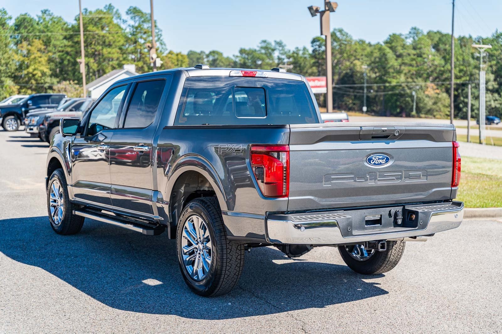 2025 Ford F-150 XLT photo 3