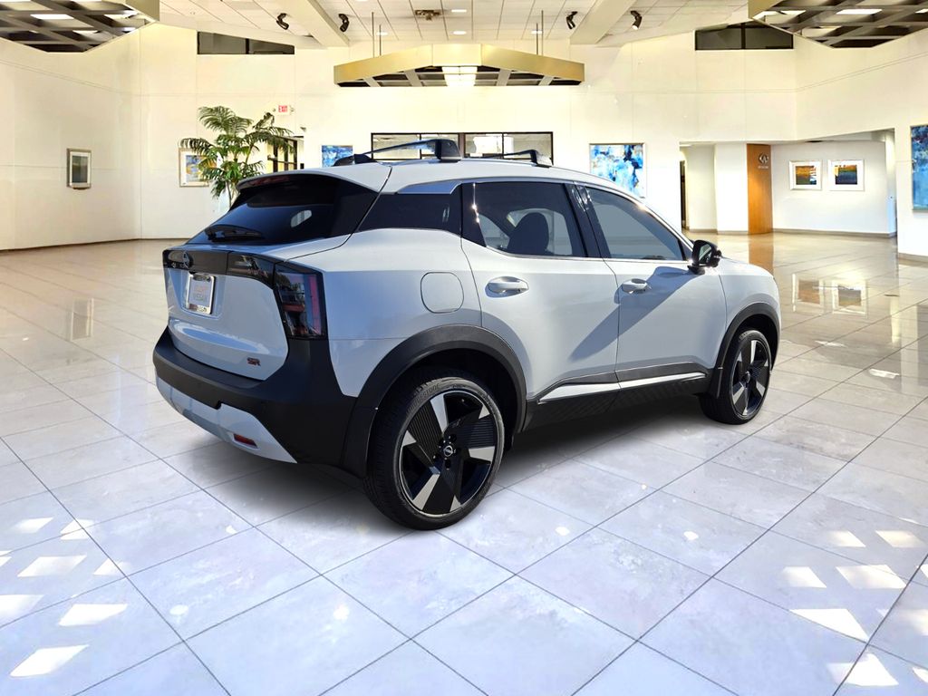 2026 Nissan Kicks SR photo 3