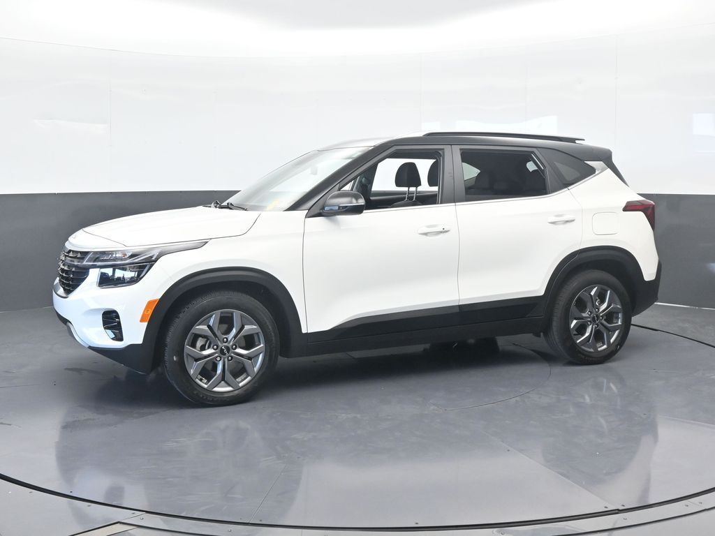 2024 Kia Seltos S's photo