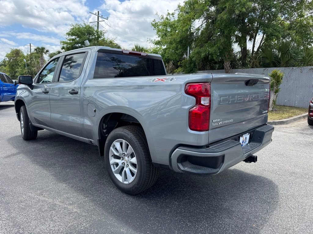 2025 Chevrolet Silverado 1500 Custom photo 4