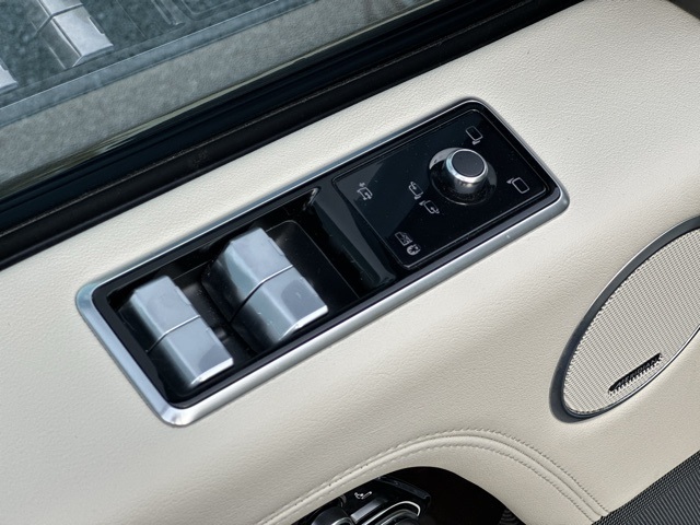 2021 Land Rover Range Rover P525 HSE HSE Westminster Edition photo 13