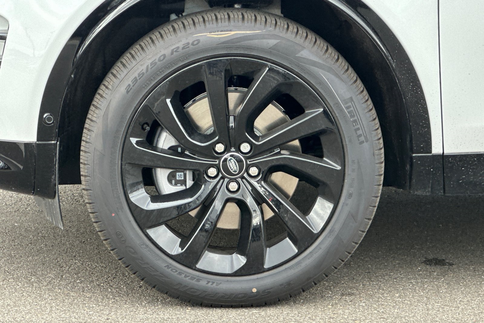 2025 Land Rover Discovery Sport Dynamic SE photo 26