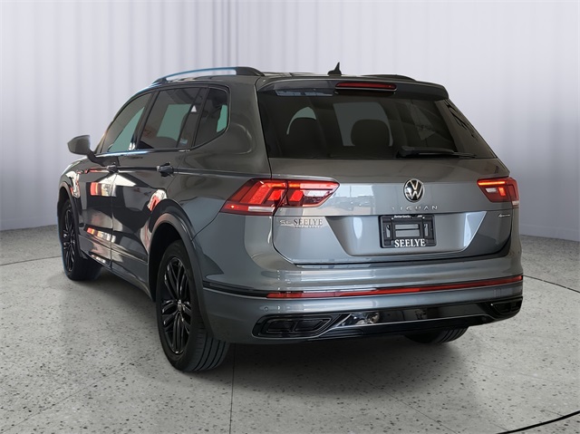 2022 Volkswagen Tiguan SE R-Line Black photo 2