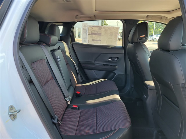 2025 Nissan Kicks SR photo 15