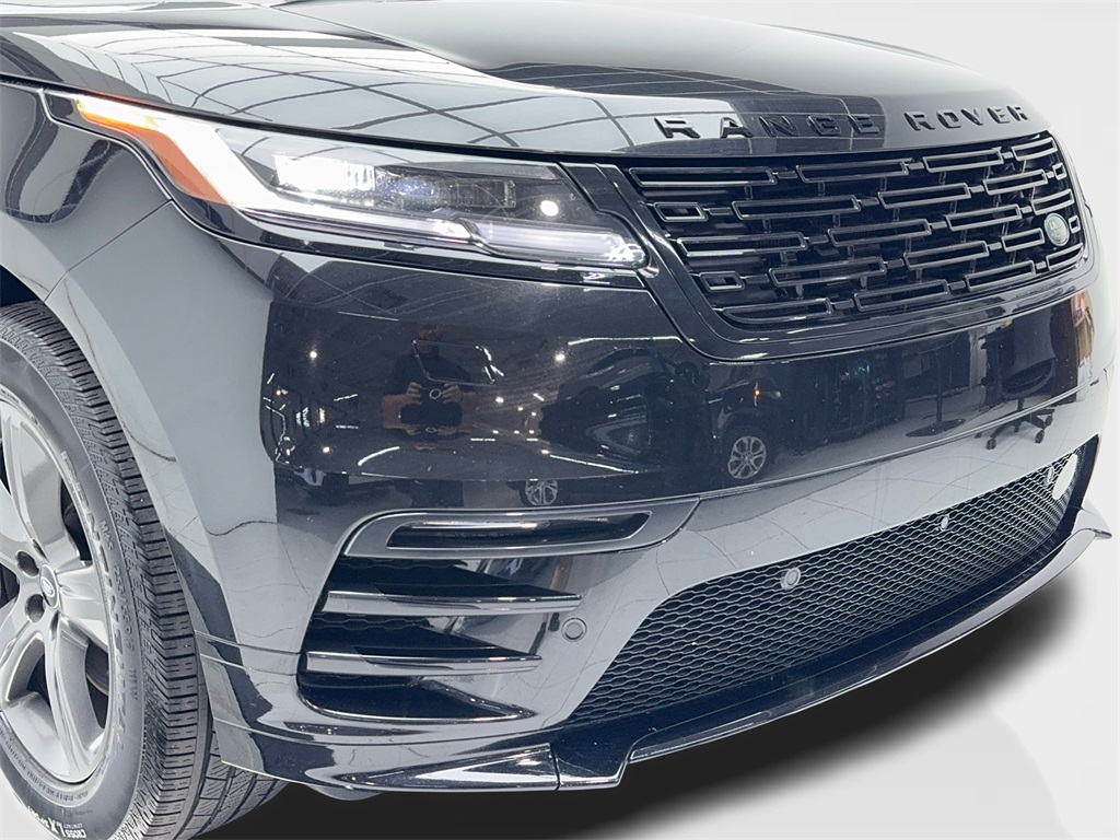 2025 Land Rover Range Rover Velar SE photo 2